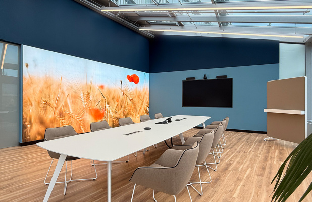 Besucherbereich mit Showroom