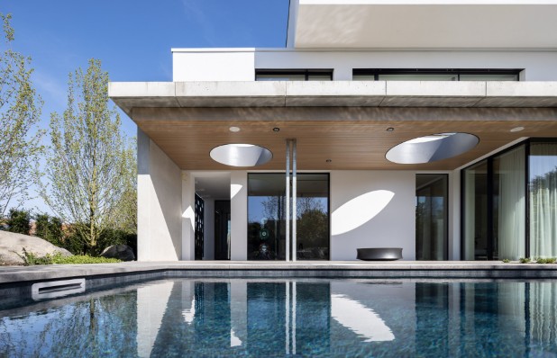 Wohnhaus mit Pool