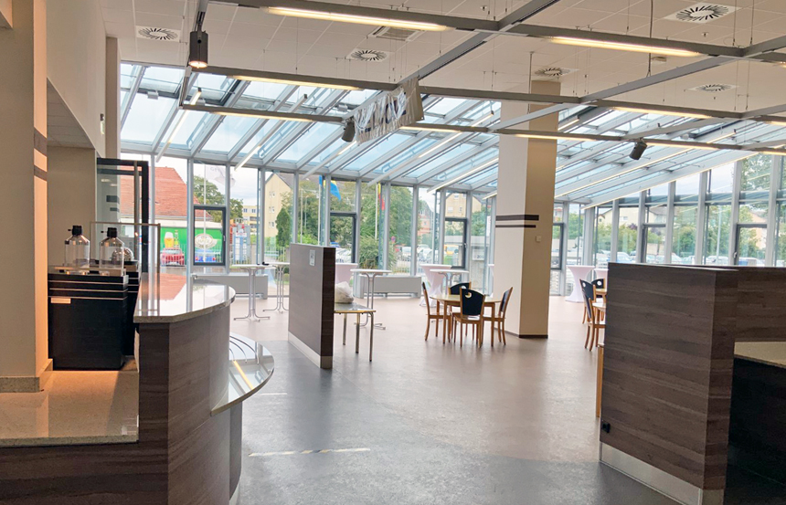 Stillgelegtes Betriebsrestaurant vor dem Umbau