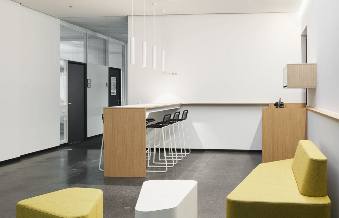 Michelin Lounge Slide 04