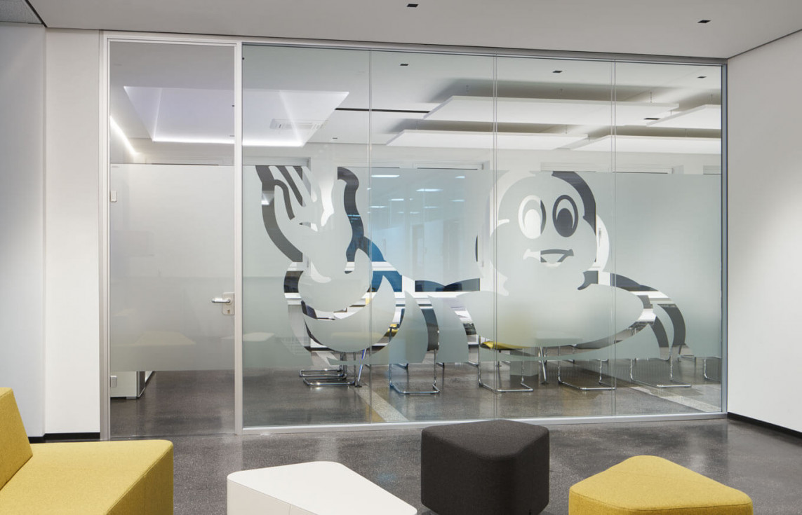 Michelin Lounge Slide 05